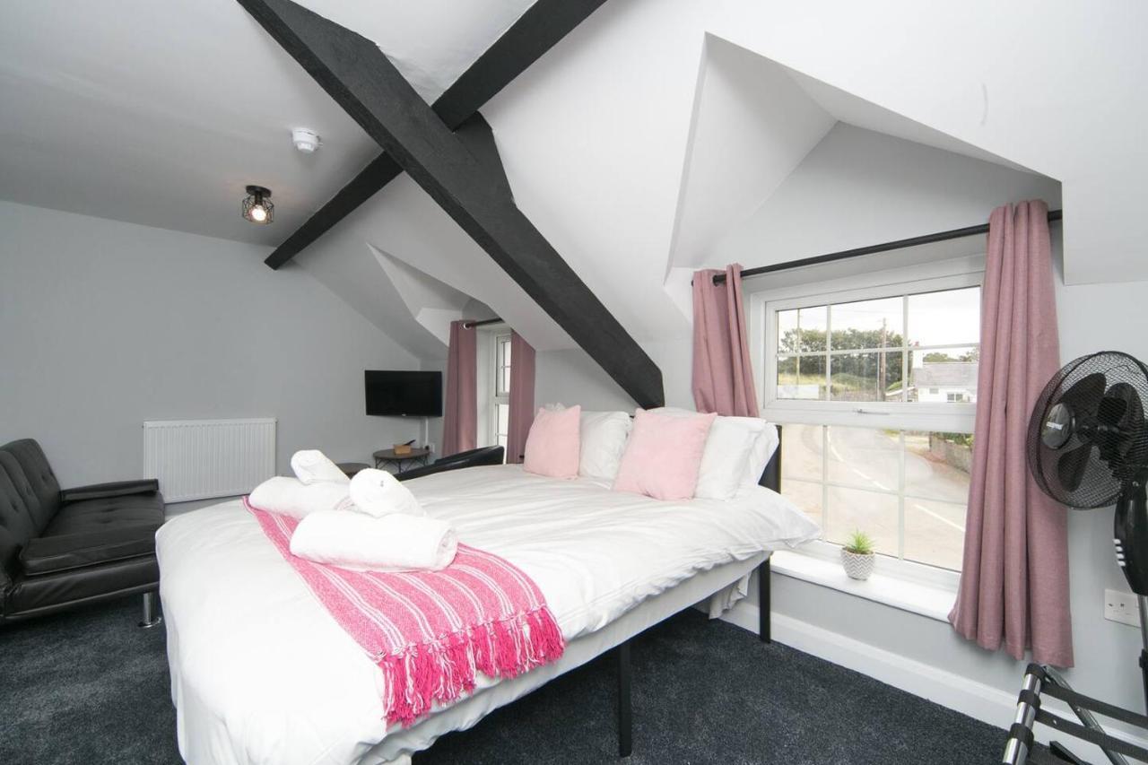Pass The Keys Modern En-Suite Room In Country Pubrestaurant 2 Llanddona ภายนอก รูปภาพ