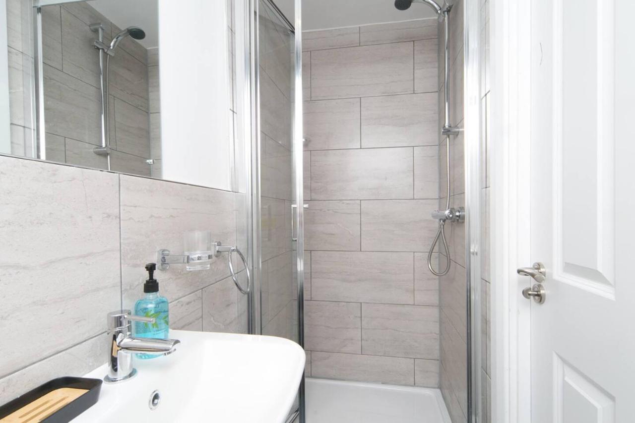 Pass The Keys Modern En-Suite Room In Country Pubrestaurant 2 Llanddona ภายนอก รูปภาพ