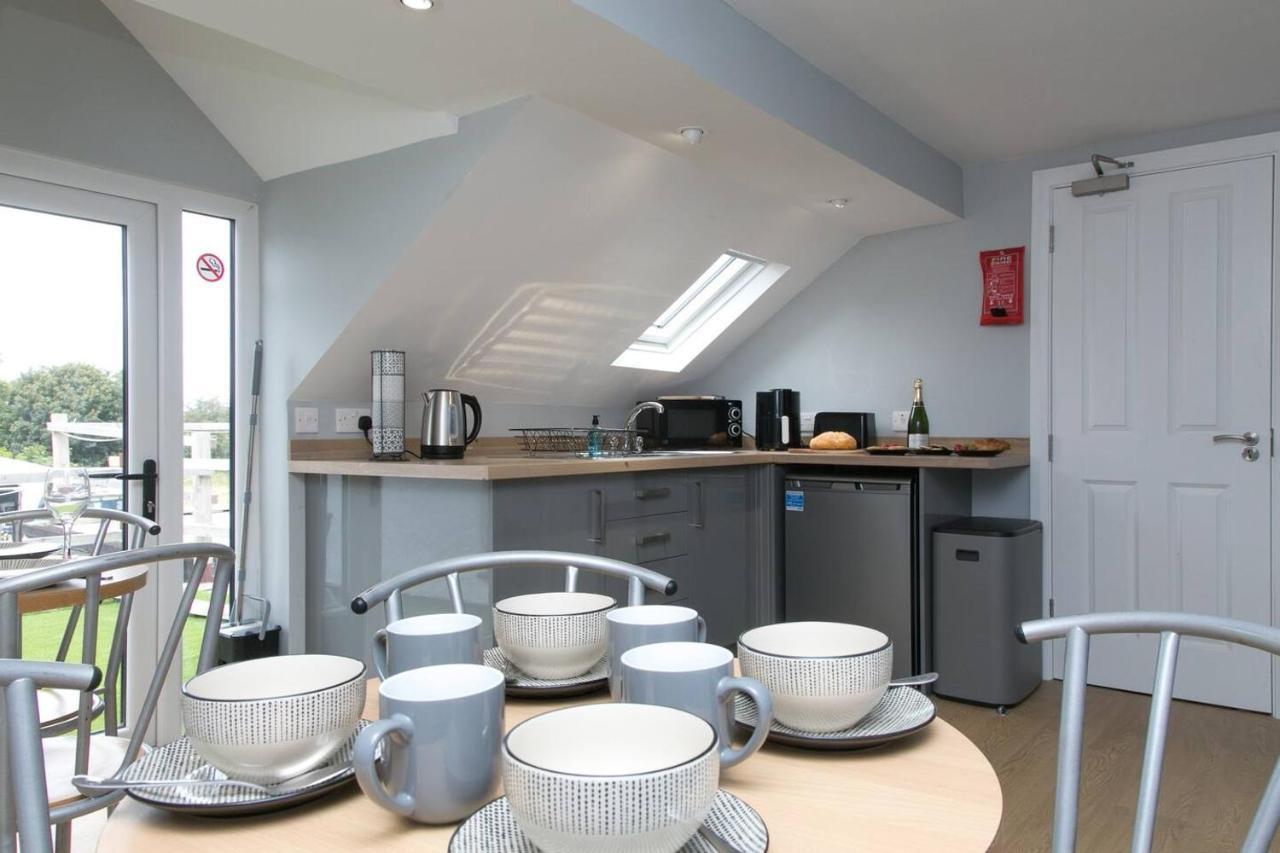 Pass The Keys Modern En-Suite Room In Country Pubrestaurant 2 Llanddona ภายนอก รูปภาพ