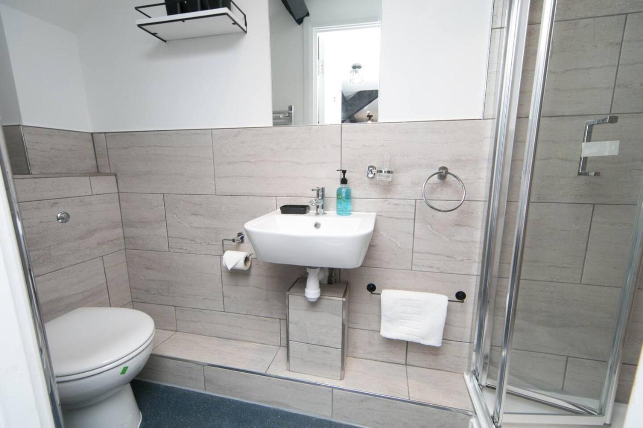 Pass The Keys Modern En-Suite Room In Country Pubrestaurant 2 Llanddona ภายนอก รูปภาพ