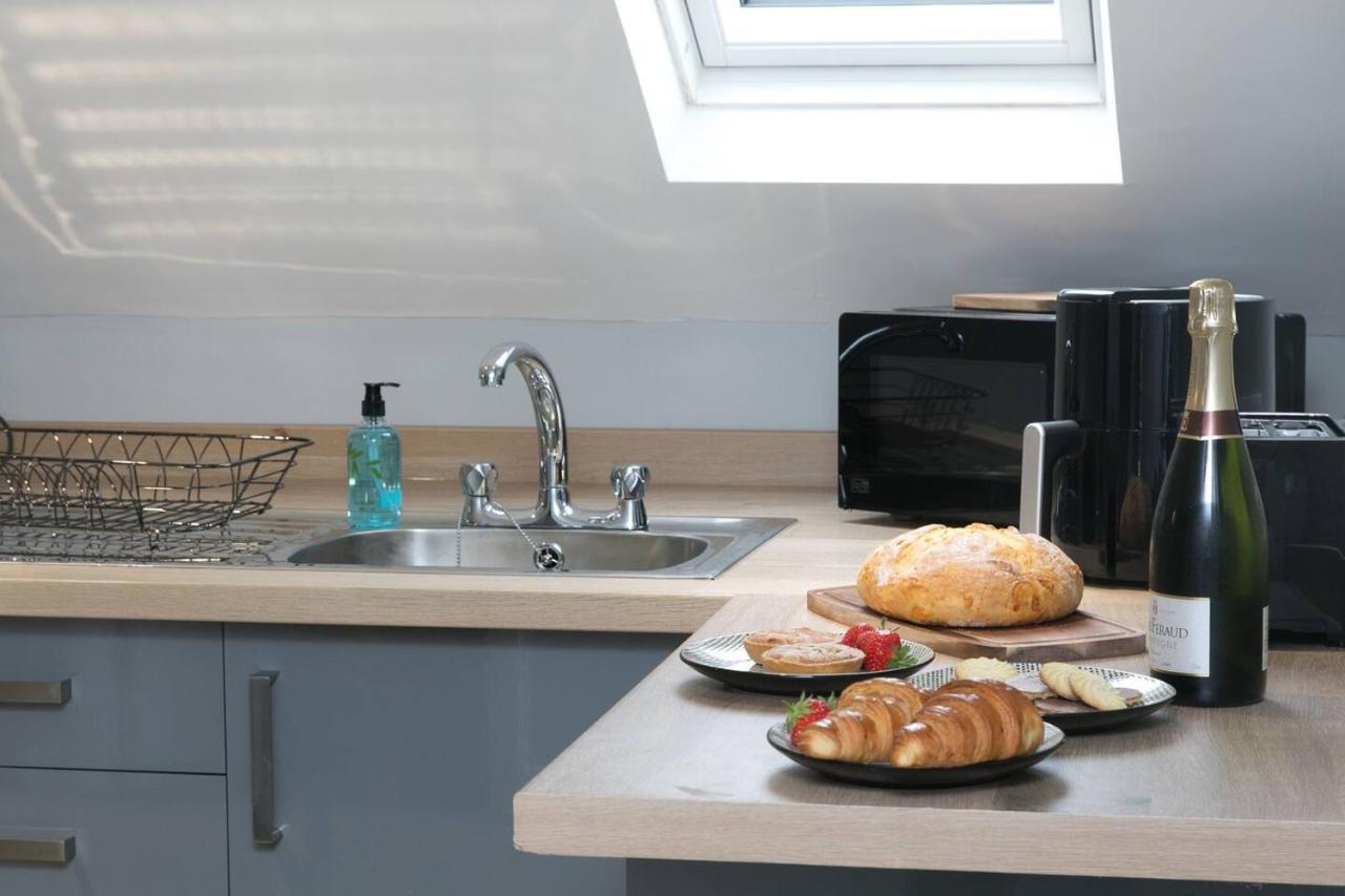 Pass The Keys Modern En-Suite Room In Country Pubrestaurant 2 Llanddona ภายนอก รูปภาพ
