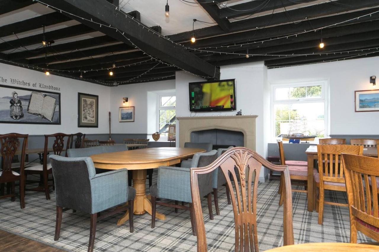 Pass The Keys Modern En-Suite Room In Country Pubrestaurant 2 Llanddona ภายนอก รูปภาพ